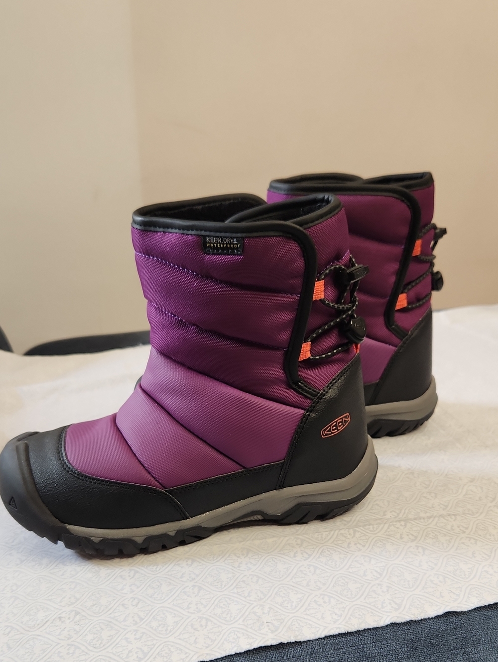 Keen Puffruder Purple and Black Girls's Waterproof Winter Boots Size 3
